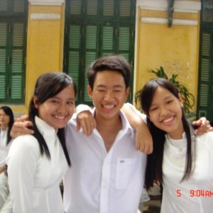 BLinh- LinhA2- Tra`(Mat thang Linh rat khon nan)